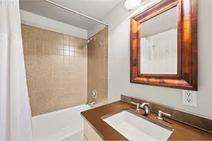 2211 SW Park Pl, Portland, OR 97205 - Photo 30