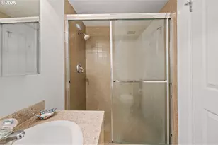 2211 SW Park Pl, Portland, OR 97205 - Photo 26