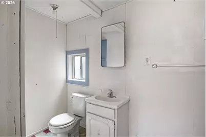 215 E 2nd Ave, Riddle, OR 97469 - Photo 22