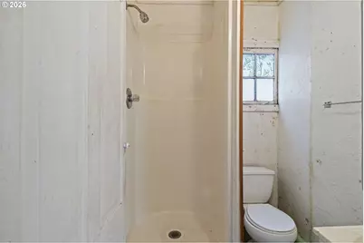 215 E 2nd Ave, Riddle, OR 97469 - Photo 42