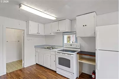 215 E 2nd Ave, Riddle, OR 97469 - Photo 18