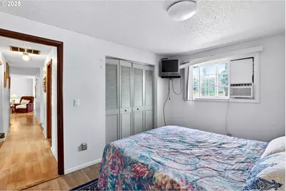 3218 West Pl, Hubbard, OR 97032 - Photo 10