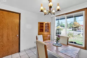 3218 West Pl, Hubbard, OR 97032 - Photo 8