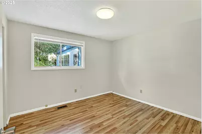 3218 West Pl, Hubbard, OR 97032 - Photo 16