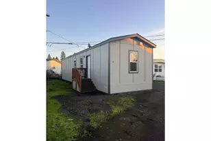 1085 W 1st Ave, Junction City, OR 97448 - Photo 2