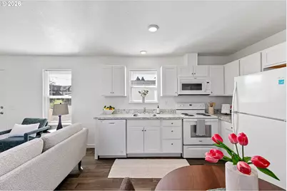 1085 W 1st Ave #R, Junction City, OR 97448 - Photo 8