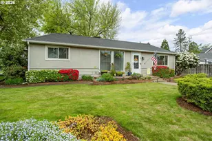 488 W Broccoli St, Roseburg, OR 97471 - Photo 2