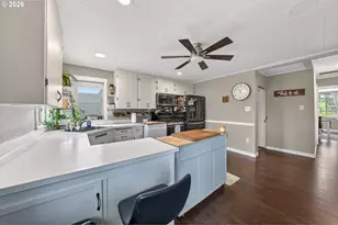 488 W Broccoli St, Roseburg, OR 97471 - Photo 16