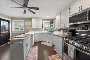 488 W Broccoli St, Roseburg, OR 97471 - Photo 14