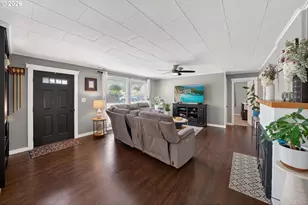 488 W Broccoli St, Roseburg, OR 97471 - Photo 4