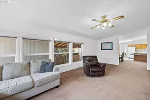 1949 SE Palmquist Rd, Gresham, OR 97080 - Photo 14