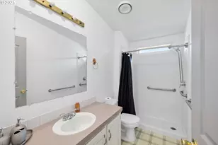 1949 SE Palmquist Rd, Gresham, OR 97080 - Photo 24