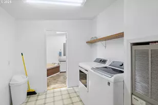 1949 SE Palmquist Rd, Gresham, OR 97080 - Photo 36