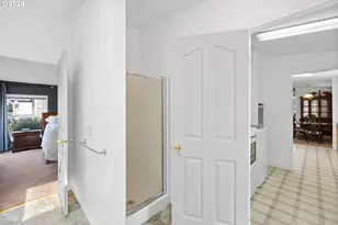 1949 SE Palmquist Rd, Gresham, OR 97080 - Photo 34