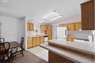 1949 SE Palmquist Rd #121, Gresham, OR 97080 - Photo 10