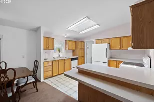 1949 SE Palmquist Rd, Gresham, OR 97080 - Photo 10