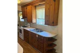 1726 W 9th Pl, Eugene, OR 97402 - Photo 4