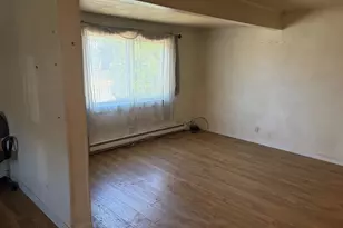 1726 W 9th Pl, Eugene, OR 97402 - Photo 8