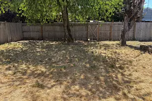 1726 W 9th Pl, Eugene, OR 97402 - Photo 24