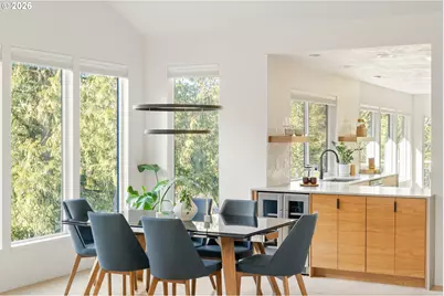 10002 SW Balmer Cir, Portland, OR 97219 - Photo 12