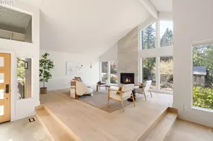 10002 SW Balmer Cir, Portland, OR 97219 - Photo 4