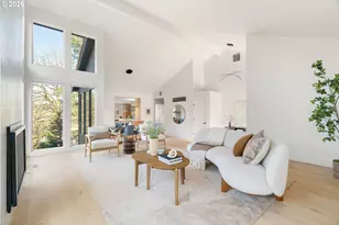 10002 SW Balmer Cir, Portland, OR 97219 - Photo 8