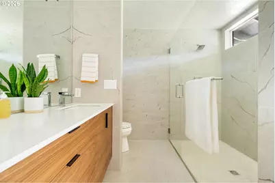 10002 SW Balmer Cir, Portland, OR 97219 - Photo 32