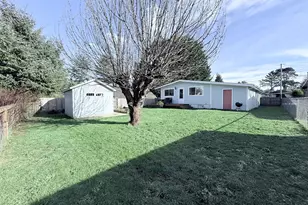 370 N Wall St, Coos Bay, OR 97420 - Photo 30