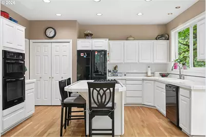 3322 SW Evergreen Ter, Portland, OR 97205 - Photo 10