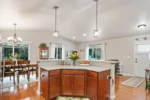 622 SE 4th Ave, Mill City, OR 97360 - Photo 14