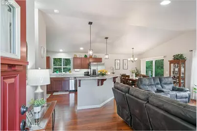 622 SE 4th Ave, Mill City, OR 97360 - Photo 10