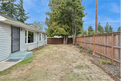 1751 SE 162nd Ave, Portland, OR 97233 - Photo 4