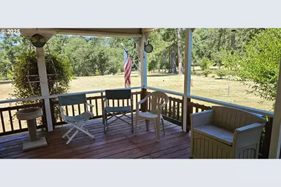 524 Azalea Dr, Elkton, OR 97436 - Photo 8