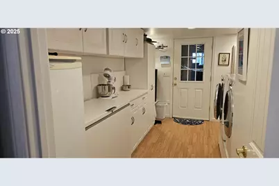 524 Azalea Dr, Elkton, OR 97436 - Photo 28