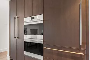 550 SW 10th Ave, Portland, OR 97205 - Photo 14