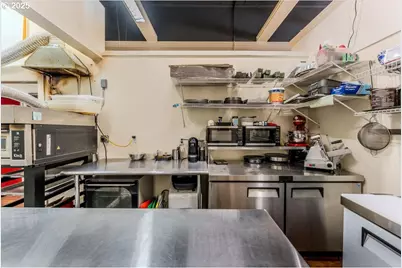 Curbside Kitchen, Silverton, OR 97381 - Photo 8