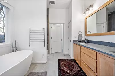 683 Oak St, Springfield, OR 97477 - Photo 24