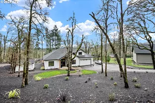 683 Oak St, Springfield, OR 97477 - Photo 2