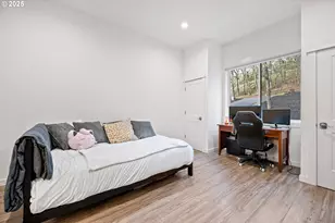 683 Oak St, Springfield, OR 97477 - Photo 28