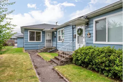 1034 16th Ave, Longview, WA 98632 - Photo 4