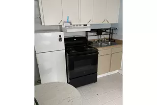 4320 SE Hawthorne Blvd, Portland, OR 97215 - Photo 2