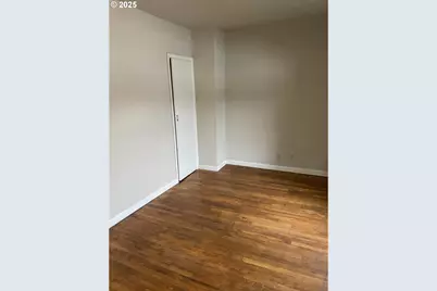 4320 SE Hawthorne Blvd, Portland, OR 97215 - Photo 8