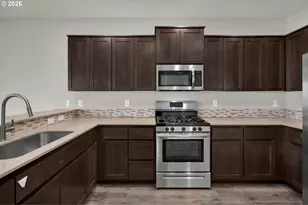 1717 NE Pioneer Ln, Camas, WA 98607 - Photo 8