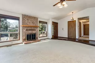 912 NW Oakwood Cir, McMinnville, OR 97128 - Photo 6