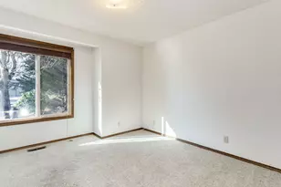 912 NW Oakwood Cir, McMinnville, OR 97128 - Photo 12