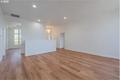 642 E Pioneer Loop, La Center, WA 98629 - Photo 10