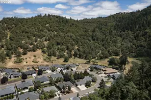 422 Oak Valley Loop, Winchester, OR 97495 - Photo 32