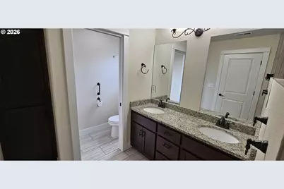 422 Oak Valley Loop, Winchester, OR 97495 - Photo 12