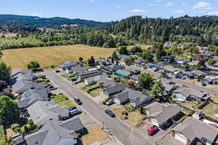 2070 Clark Ave, Cottage Grove, OR 97424 - Photo 44