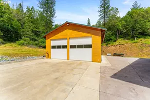225 SE Eagle Ridge Dr, Canyonville, OR 97417 - Photo 16